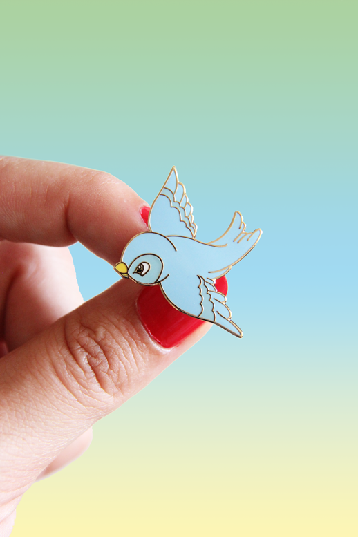 <transcy>Pin's Blue Bird - Bambi</transcy>