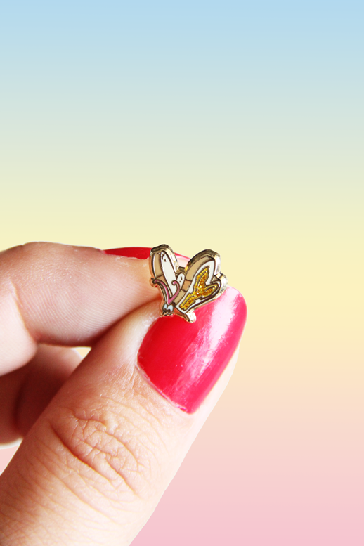 <transcy>Butterfly Butterfly Earrings - Alice in Wonderland</transcy>